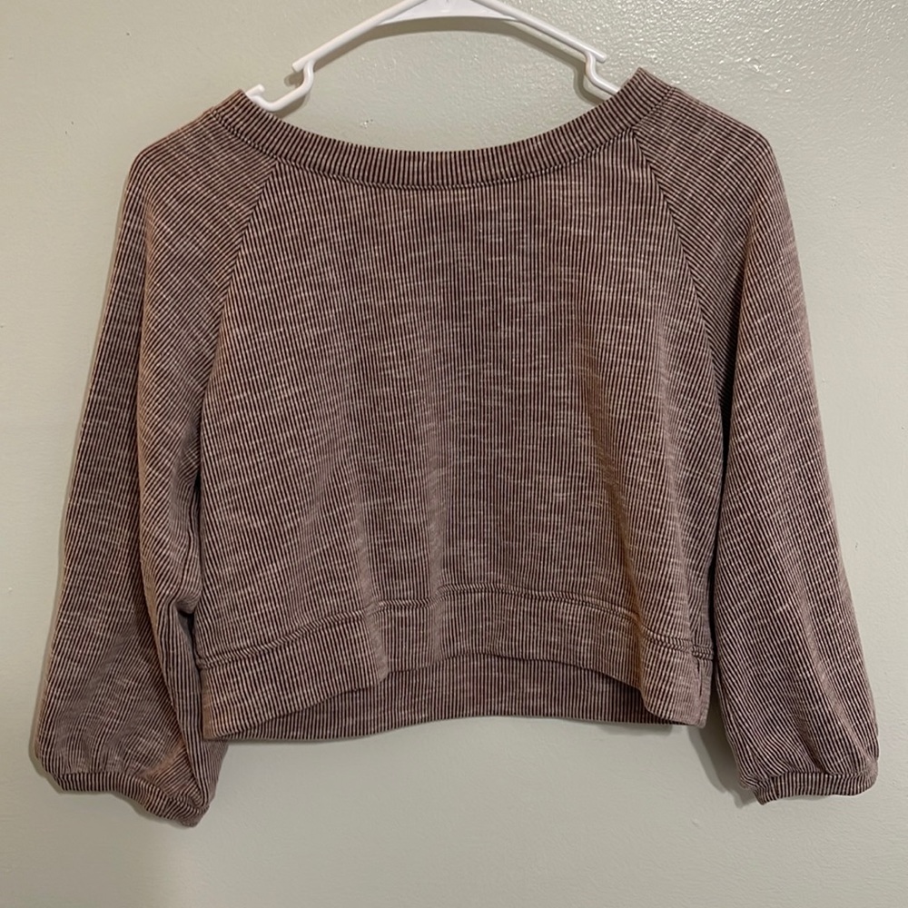 Cropped sweater/ sweatshirt